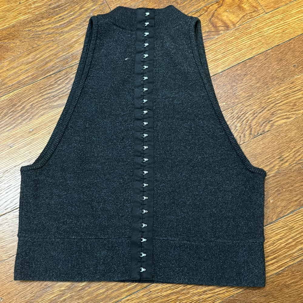 Victoria’s Secret Mock Neck Cropped Sleeveless Sweater Top